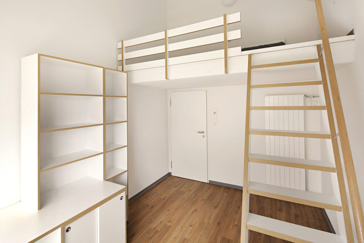 Room with bunk bed in the dormitory in Birkenwaldstraße